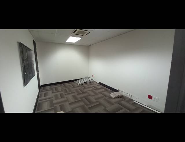 187M² OFFICE TO LET IN BRYANSTON